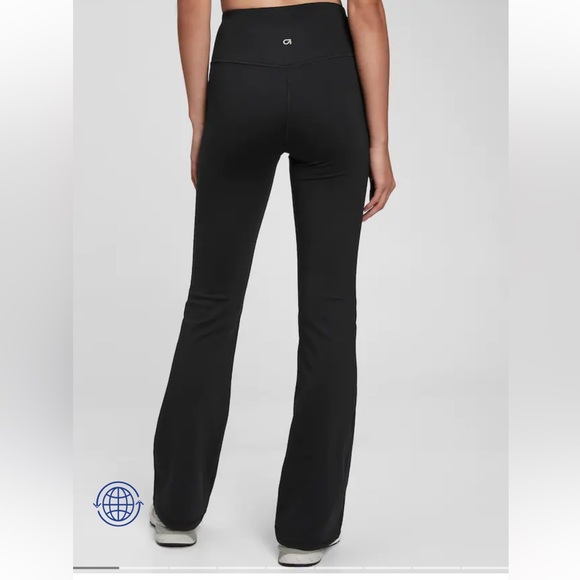 Gap fit high rise power flare legging - Picture 2 of 7